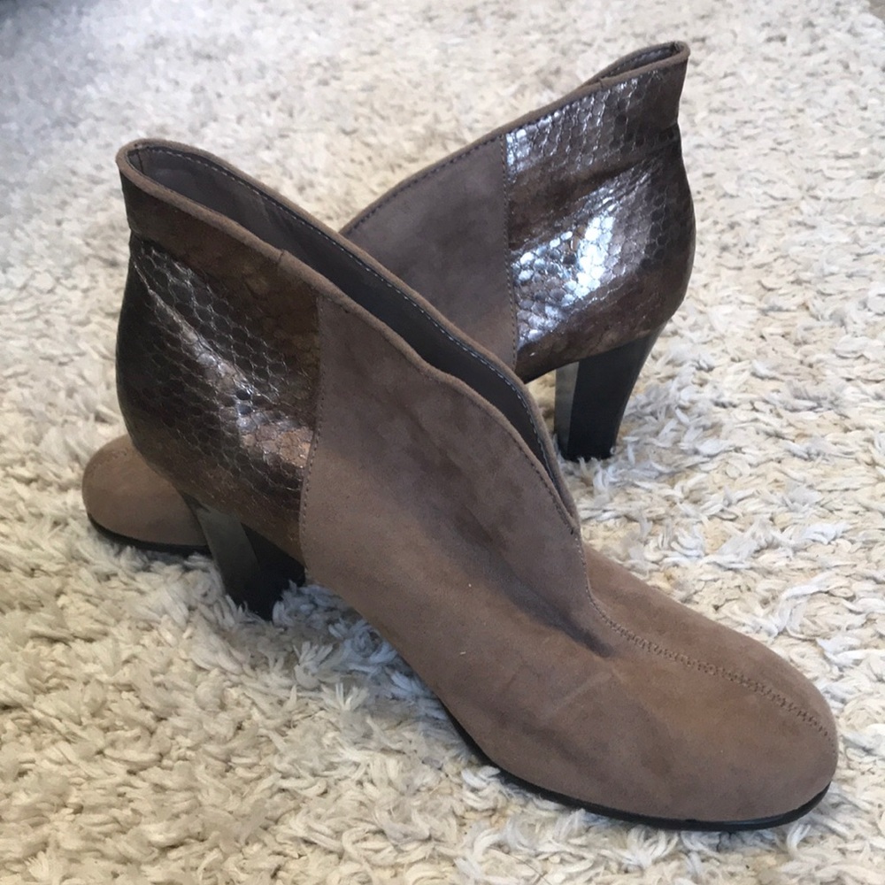 A2 (aerosoles) taupe and bronze bootie